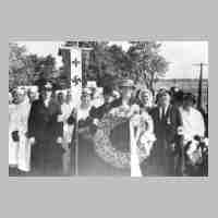 090-0048 Der Vaterlaendische Frauenverein und das Rote Kreuz bei der Kranzniederlegung am 09. September 1934.jpg